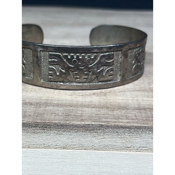 Vintage Sterling Silver 925 ECUADOR signed Cuff Bangle Story Teller Bracelet - Picture 4 of 12